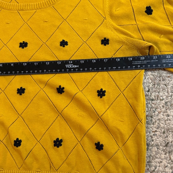 Yumi Kim Knitwear yellow Sweater with Black embroidered flowers M 8 40 Anthro - Picture 7 of 9